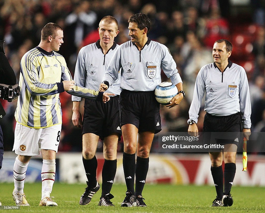 Manchester United v Fenerbahce SK