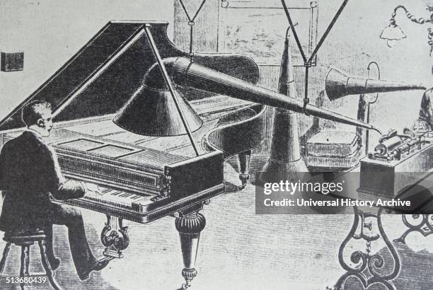 Phonograph Using Rocks Tinfoil Phonograph Photos and Premium High Res Pictures - Getty Images