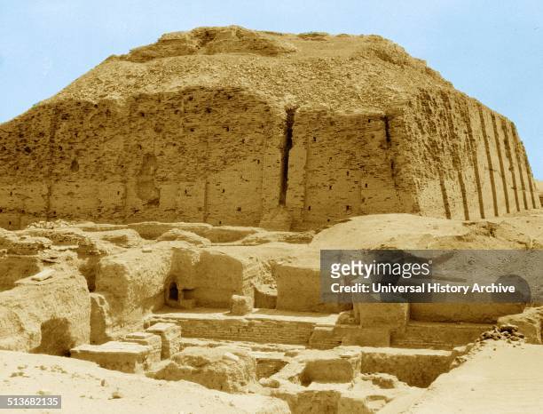 The reconstructed facade of the Neo-Sumerian Great Ziggurat of Ur, near Nasiriya, Iraq. Ziggurats were built by the Sumerians, Babylonians, Elamites,...