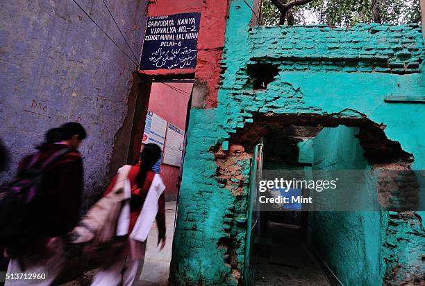Skv Mahal 102 Skv School Stock Photos, High-Res Pictures, and Images - Getty Images