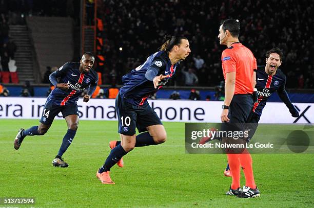 Zlatan IBRAHIMOVIC of PSG celebrate his goal during the UEFA Champions League round of 16 first leg match between Paris Saint-Germain and Chelsea at...