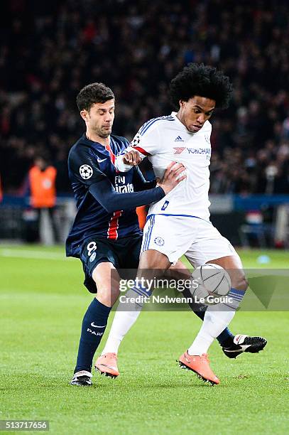Thiago Motta of PSG and Willian of Chelsea during the UEFA Champions League round of 16 first leg match between Paris Saint-Germain and Chelsea at...