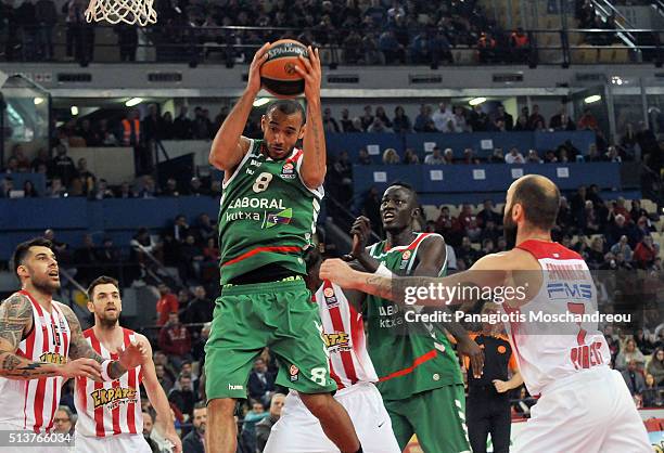 Adam Hanga, #8 of Laboral Kutxa Vitoria Gasteiz in action during the 2015-2016 Turkish Airlines Euroleague Basketball Top 16 Round 9 game between...