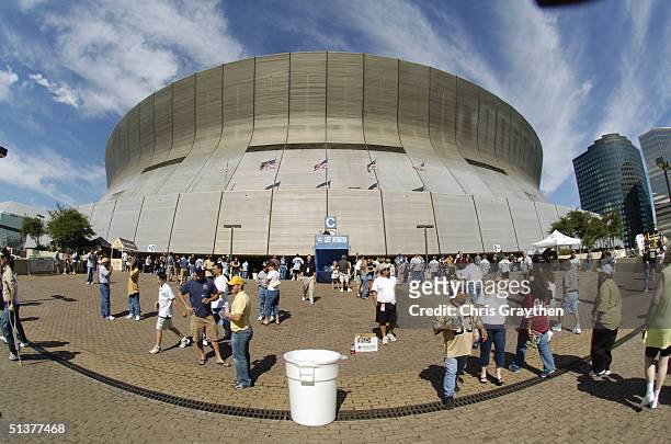 General view of the Louisiana Superdome before the game between the New Orleans Saints and the San Francisco 49ers on September 19, 2004 in New...