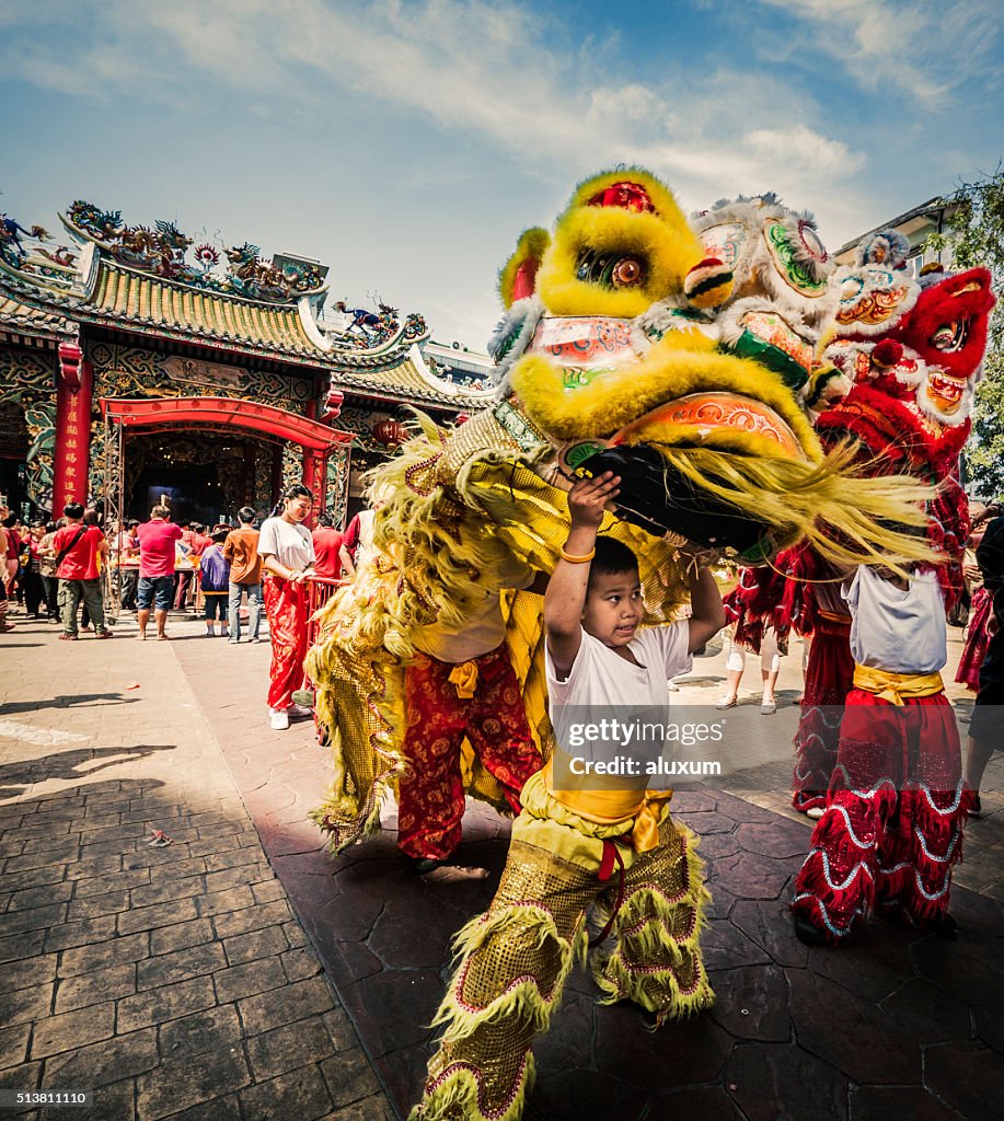 Baile de año nuevo león chino Chinatown Bangkok Tailandia