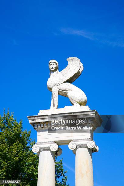 classical-style sphinx atop column - yonkers fotografías e imágenes de stock