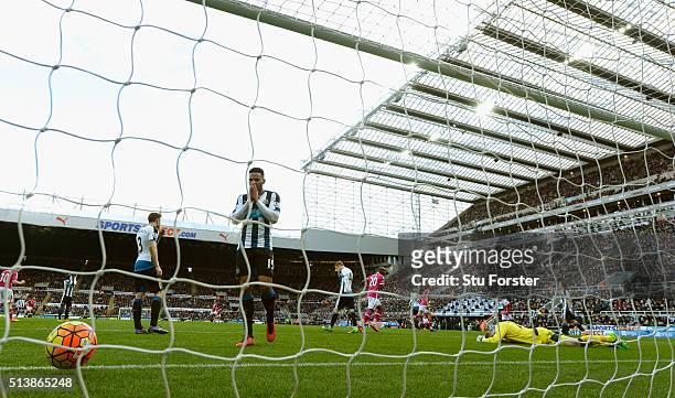 Newcastle defender Jamaal Lascelles reacts as goalkeeper Rob Elliott is beaten by the first Bournemouth goal during the Barclays Premier League match...