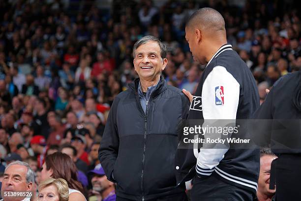 Owner Vivek Ranadive of the Sacramento Kings talks with Sacramento mayor Kevin Johnson during the game against the Los Angeles Clippers on February...
