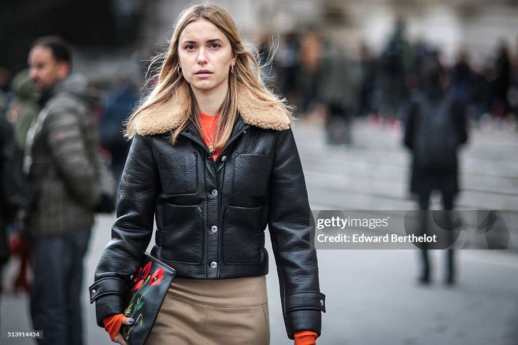 Street Style -Paris Fashion Week : Day Five Womenswear Fall Winter 2016/2017