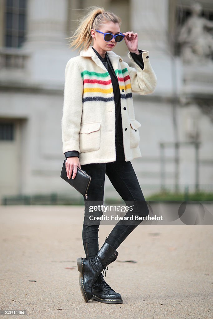 Street Style -Paris Fashion Week : Day Five Womenswear Fall Winter 2016/2017