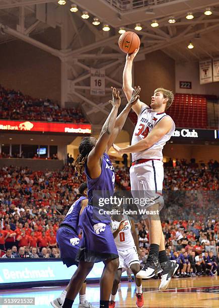 Matthew Temple of the Texas Tech Red Raiders shoots the ball during the game against the Kansas State Wildcats on March 05, 2016 at United...