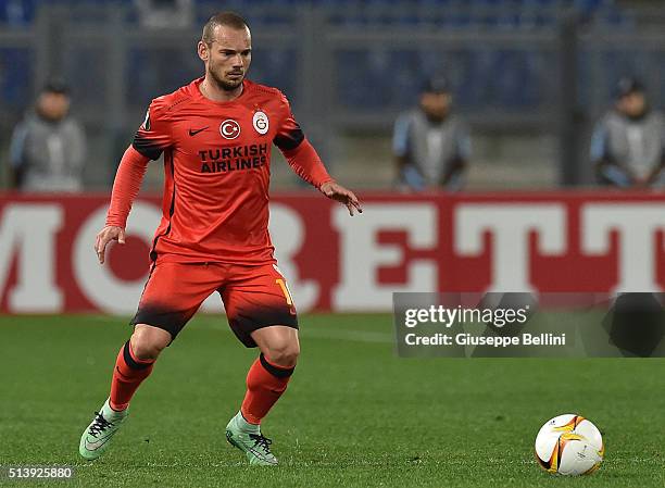 Wesley Sneijder of Galatasaray AS in action during the UEFA Europa League Round of 32 second leg match between SS Lazio and Galatasaray AS on...