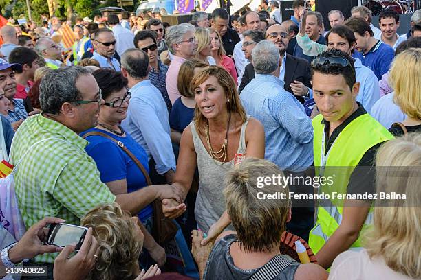 Alicia Sánchez-Camacho, president of the People's Party in Catalonia chatting with some participants of the rally against the independence of...