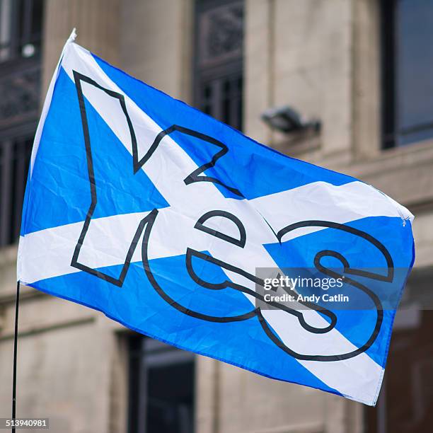 Large Yes campaign flag flying in Edinburgh, Scotland, on Sun 14 September 2014
