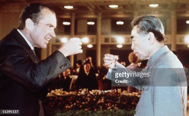 President Richard Nixon toasts with Chinese Prime Minister, Chou En Lai in February 1972 in Beijing during his official visit in China. Le prTsident...