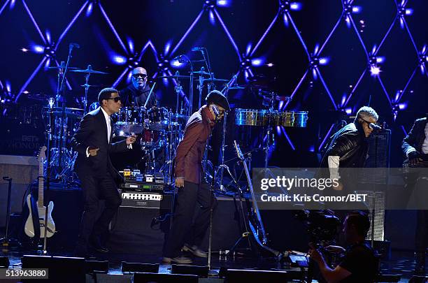 Deele Now The Deele Photos and Premium High Res Pictures - Getty Images