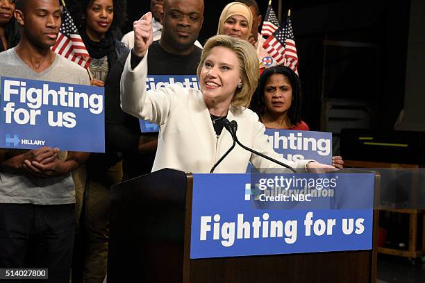 Jonah Hill" Episode 1697 -- Pictured: Kate McKinnon as Hillary Clinton during the "CNN Election Center Cold Open" sketch on March 5, 2016 --