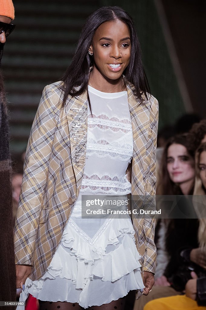 John Galliano : Front Row- Paris Fashion Week Womenswear Fall/Winter 2016/2017