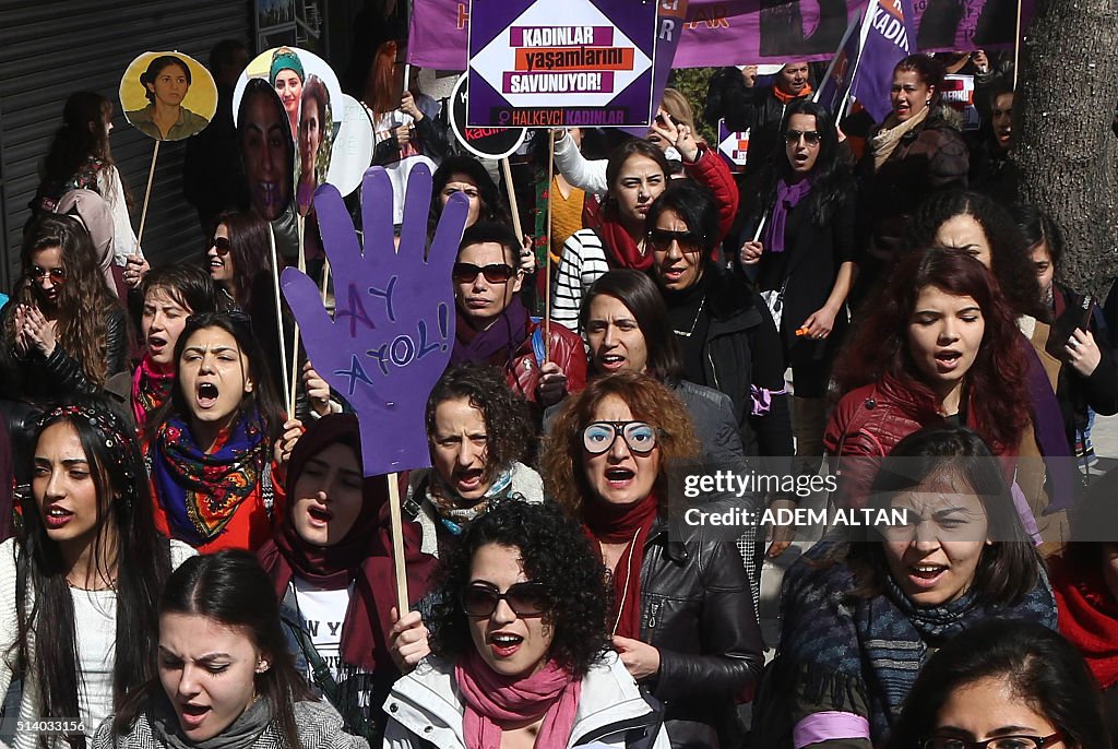 TURKEY-WOMEN-DAY-RIGHTS-DEMO