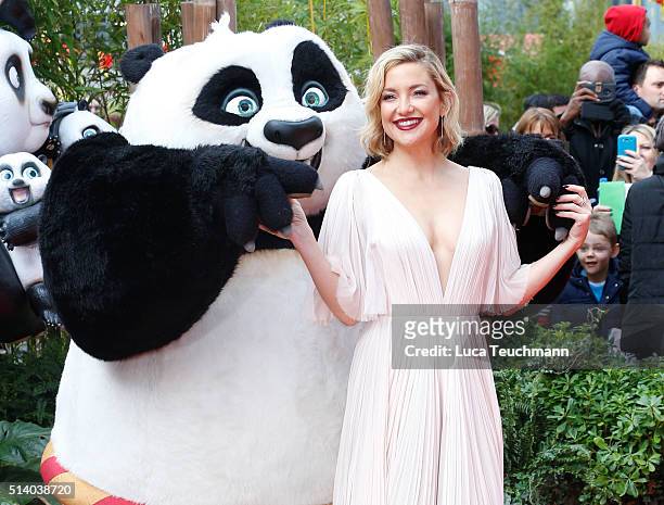 Actress Kate Hudson arrives for the european premiere of 'Kung Fu Panda 3' at Odeon Leicester Square on March 6, 2016 in London, England.