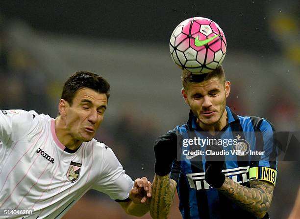 Mauro Icardi of FC Internazionale in action during the Serie A match between FC Internazionale Milano and US Citta di Palermo at Stadio Giuseppe...