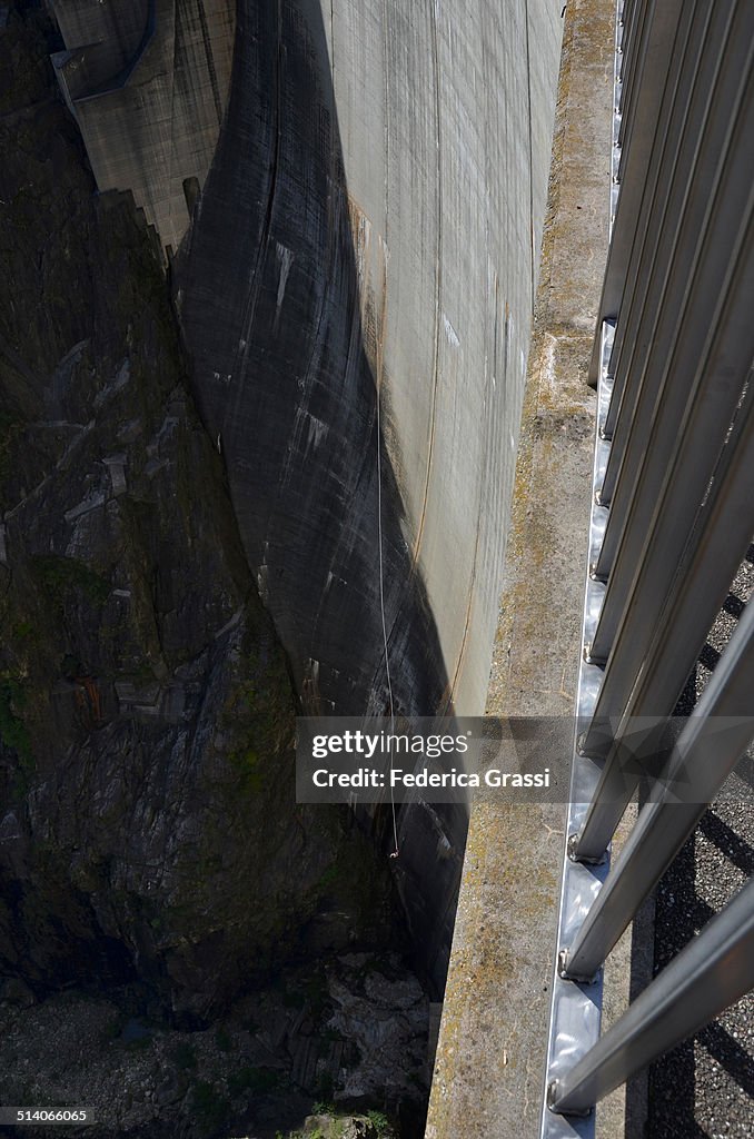 Bungy jumping from the Verzasca Dam