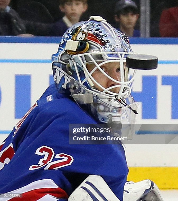 New York Islanders v New York Rangers