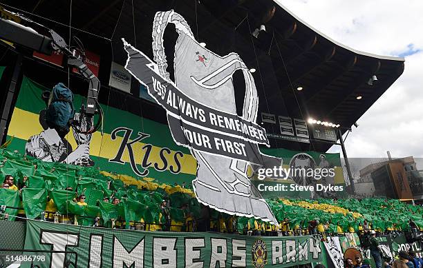 Timbers Fans Portland Timbers Fans Photos and Premium High Res Pictures - Getty Images