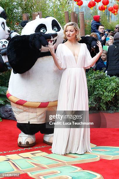 Actress Kate Hudson arrives for the european premiere of 'Kung Fu Panda 3' at Odeon Leicester Square on March 6, 2016 in London, England.