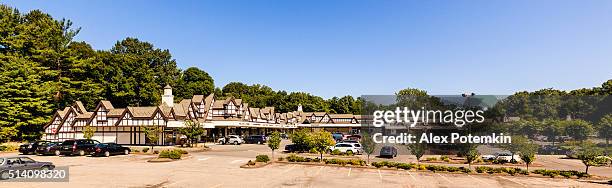 golden horseshow shopping mall in scarsdale, westchester, new york state - scarsdale 個照片及圖片檔