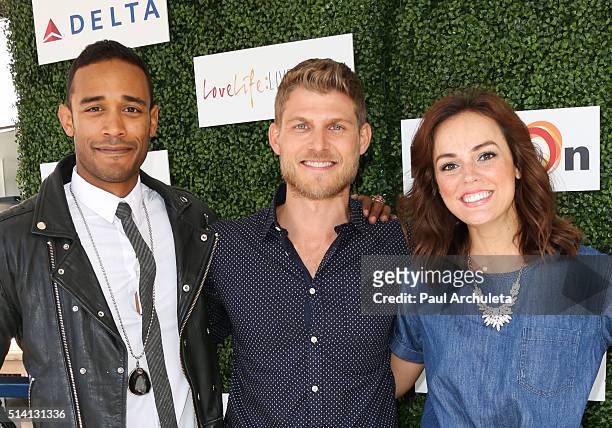 Actors Ary Katz, Travis Van Winkle and Erin Cahill attend the 2nd annual LoveLife fundraiser to support The BuildOn Organization at Microsoft Lounge...