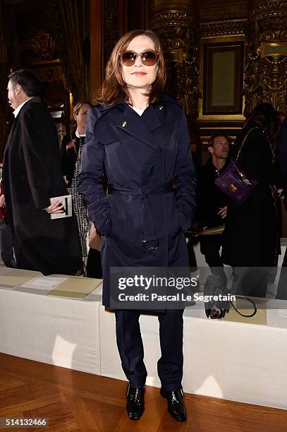 Isabelle Huppert attends the Stella McCartney show as part of the Paris Fashion Week Womenswear Fall/Winter 2016/2017 on March 7, 2016 in Paris,...