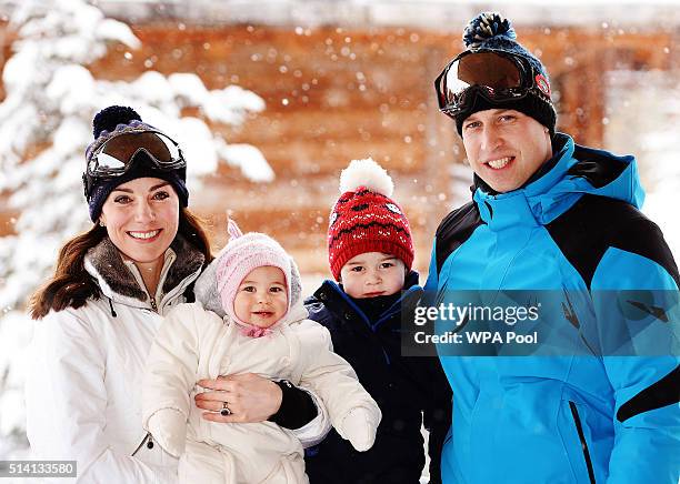 Catherine, Duchess of Cambridge and Prince William, Duke of Cambridge, with their children, Princess Charlotte and Prince George, enjoy a short...