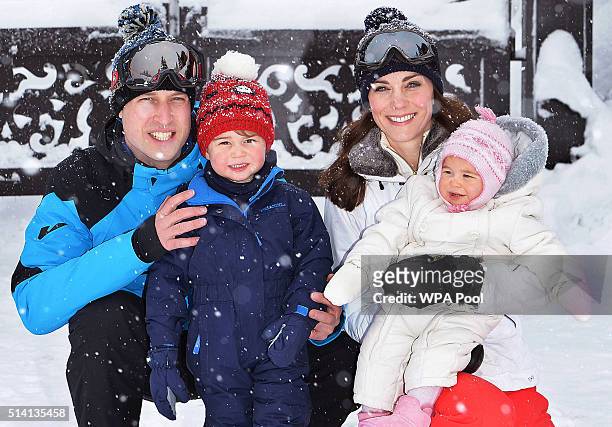 Catherine, Duchess of Cambridge and Prince William, Duke of Cambridge, with their children, Princess Charlotte and Prince George, enjoy a short...