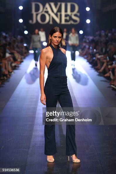 Jesinta Campbell showcases designs by Manning Cartell on the runway ...