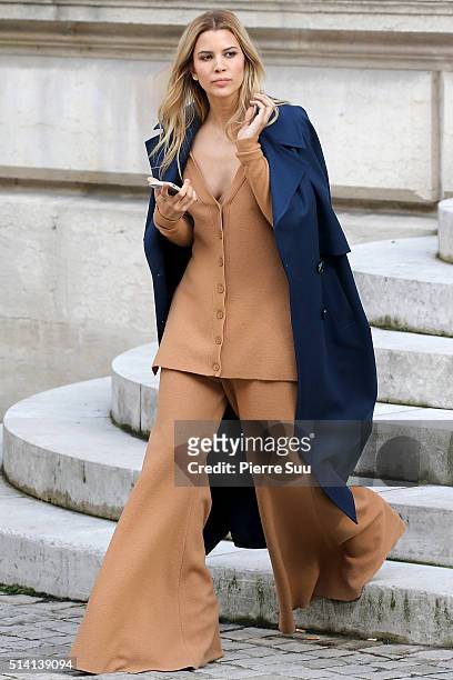 Kenya Kinski-Jones arrives at the Stella McCartney show as part of the Paris Fashion Week Womenswear Fall/Winter 2016/2017 on March 7, 2016 in Paris,...