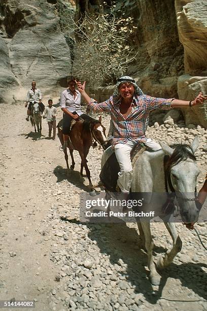 "Gotthilf Fischer am in Petra, Jordanien. "