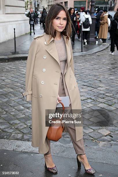 Miroslava Duma arrives at the Giambattista Valli show as part of the Paris Fashion Week Womenswear Fall/Winter 2016/2017 on March 7, 2016 in Paris,...