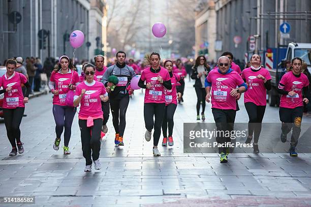 Ten thousand have run to raise funds for cancer research, during the third edition of "Just The Woman I Am" in defense of women's rights. So Turin's...