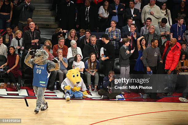 Actress Olivia Wilde reacts to a dunk during the Verizon Slam Dunk Contest during State Farm All-Star Saturday Night as part of the 2016 NBA All-Star...