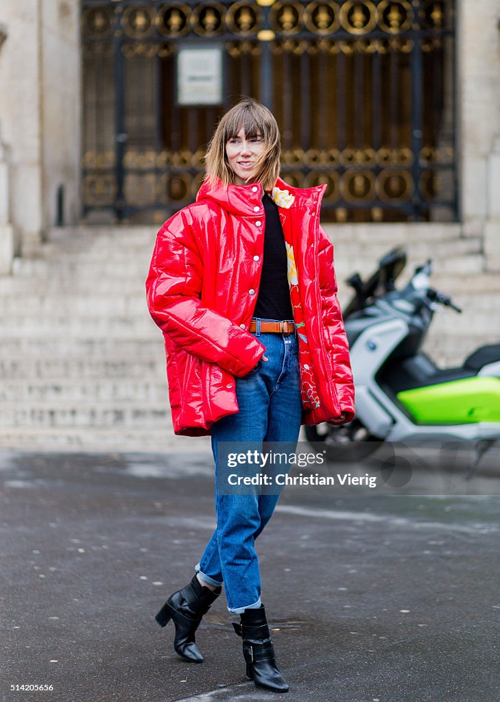 Street Style -Paris Fashion Week : Day Seven Womenswear Fall Winter 2016/2017