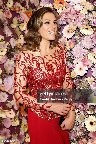 Elizabeth Hurley poses with her award during the PEOPLE Style Awards at Hotel Vier Jahreszeiten on March 7, 2016 in Munich, Germany.