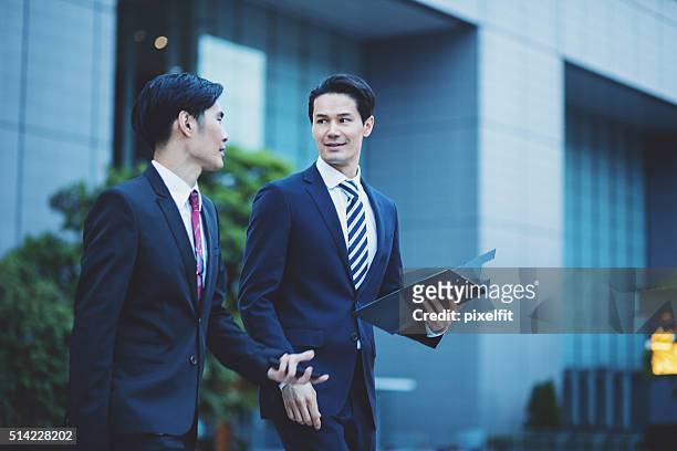 フォーマルなビジネススタイル - ビジネス　男性　日本人 ストックフォトと画像