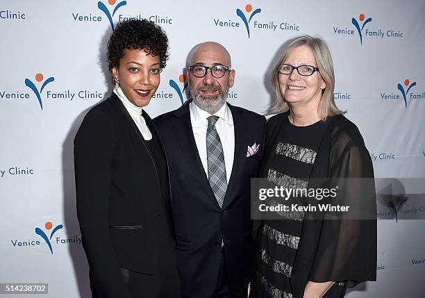 Kristal Oates, board chair Jeff Sinaiko and Venice Family Clinic CEO Elizabeth Benson Forer attend the Venice Family Clinic Silver Circle Gala 2016...