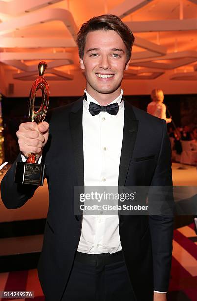 Patrick Schwarzenegger, son of Arnold Schwarzenegger and Maria Shriver, with award during the PEOPLE Style Awards at Hotel Vier Jahreszeiten on March...