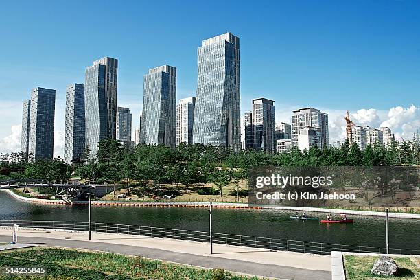 songdo new town - songdo ibd stock pictures, royalty-free photos & images