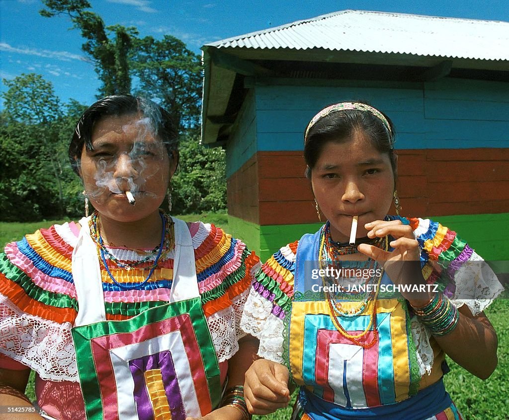 Two Tzeltal Maya women, Marfa y Juanita Hern?ndez,