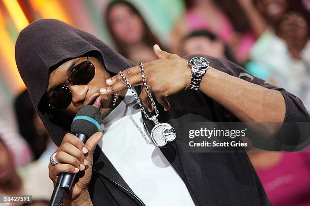 Mtv Rapper Trainers 86 Hawk (Rapper) Stock Photos, High-Res Pictures, and Images - Getty Images