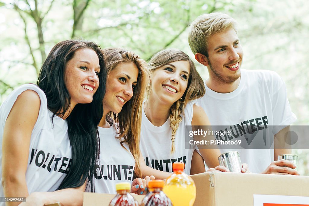 Grupo de voluntários para comida doação