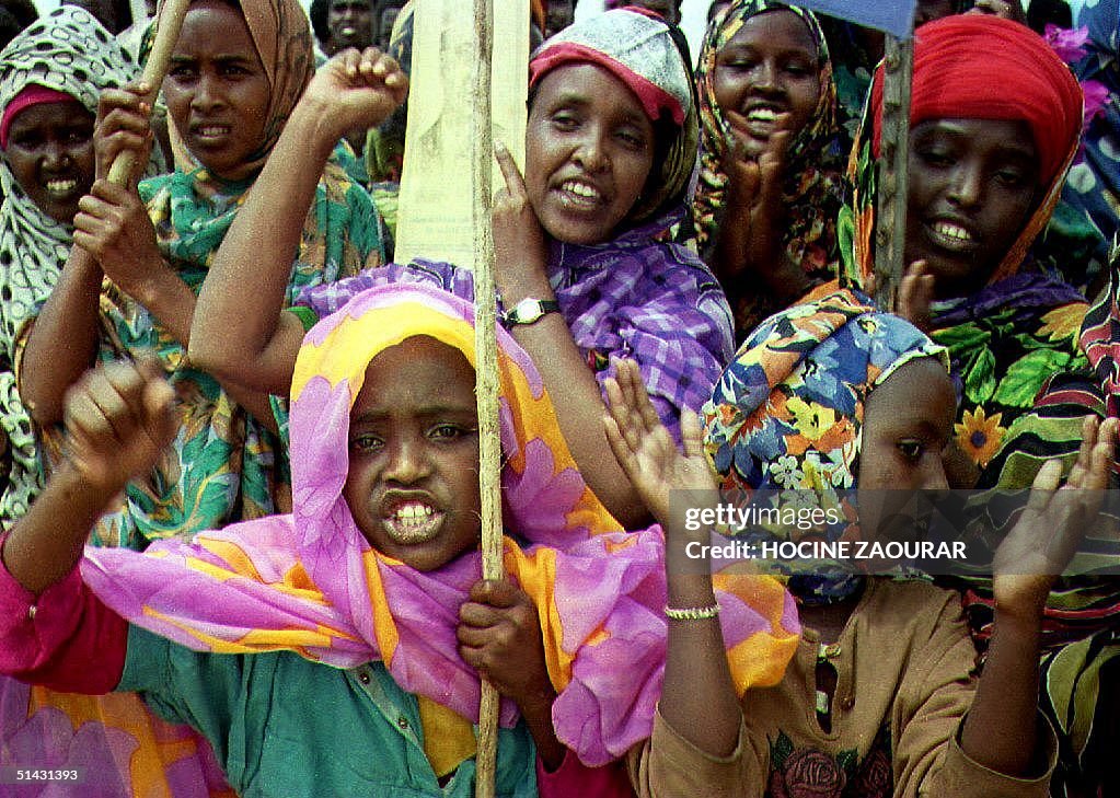 Somali women and children demonstrate in Mogadishu